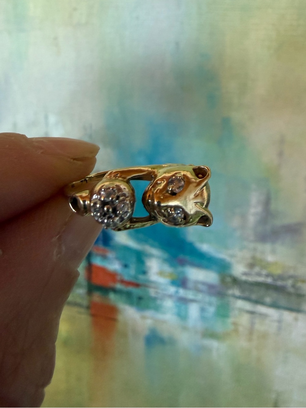 Vintage 10k cat gold ring with cz diamonds